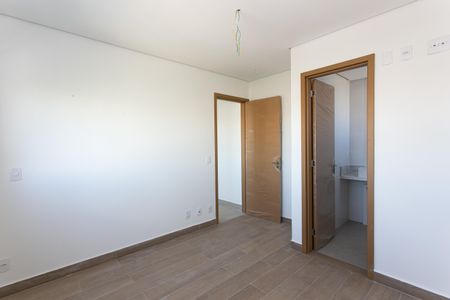 Apartamento à venda com 80m², 2 quartos e 2 vagasSuíte 1