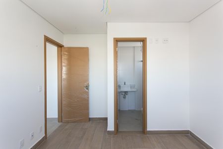 Apartamento à venda com 80m², 2 quartos e 2 vagasSuíte 1