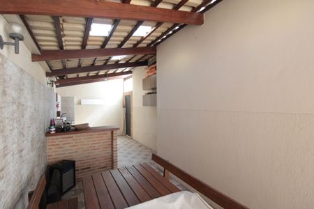 Casa de condomínio à venda com 158m², 3 quartos e 2 vagasÁrea Privativa