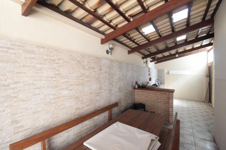 Casa de condomínio à venda com 158m², 3 quartos e 2 vagasÁrea Privativa