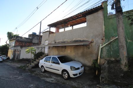 Casa à venda com 180m², 2 quartos e 1 vagaFachada
