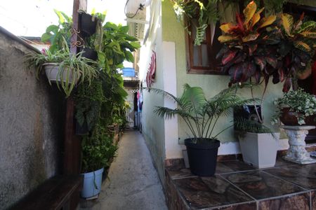 Casa à venda com 180m², 2 quartos e 1 vagaLateral da casa