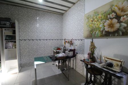 Casa à venda com 180m², 2 quartos e 1 vagaÁrea de serviço - Quarto
