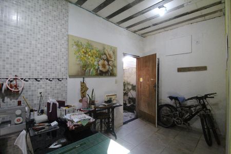 Casa à venda com 180m², 2 quartos e 1 vagaÁrea de serviço - Quarto