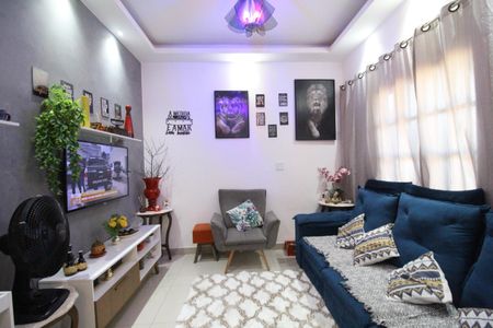 Casa à venda com 180m², 2 quartos e 1 vagaSala de TV