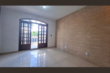 Casa para alugar com 180m², 3 quartos e 2 vagasSala