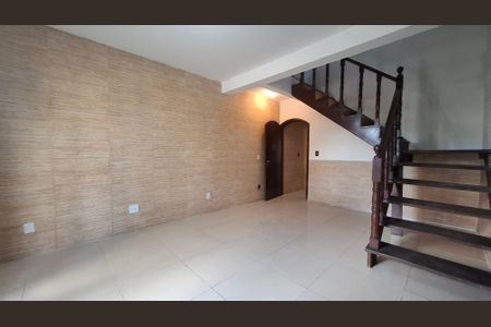 Casa para alugar com 180m², 3 quartos e 2 vagasSala