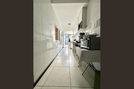 Casa à venda com 118m², 3 quartos e 2 vagas Casa à venda com 118m², 3 quartos e 2 vagasCozinha