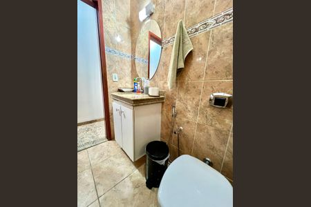 Casa à venda com 118m², 3 quartos e 2 vagas Casa à venda com 118m², 3 quartos e 2 vagasBanheiro social