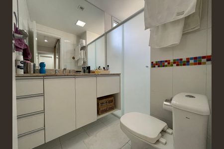 Apartamento à venda com 89m², 2 quartos e 2 vagasBanheiro da Suíte