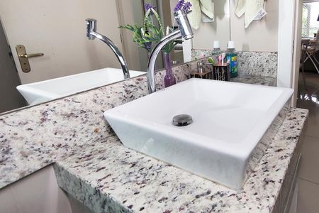 Apartamento à venda com 60m², 2 quartos e sem vagaBanheiro