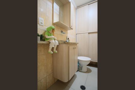 Casa à venda com 240m², 3 quartos e 2 vagasLavabo