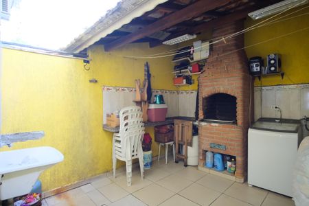 Casa à venda com 240m², 3 quartos e 2 vagasÁrea de Serviço