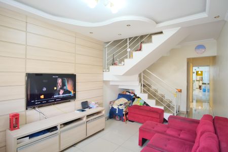 Casa à venda com 240m², 3 quartos e 2 vagasSala