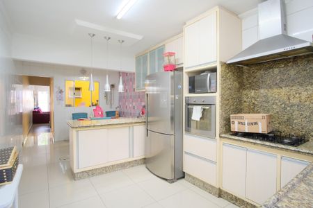 Casa à venda com 240m², 3 quartos e 2 vagasCozinha