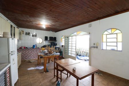 Casa à venda com 750m², 3 quartos e 9 vagasChurrasqueira