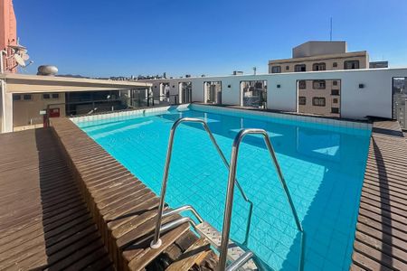 Apartamento à venda com 63m², 2 quartos e sem vagaÁrea comum - Piscina