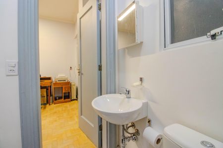 Apartamento à venda com 270m², 4 quartos e 1 vaga Apartamento à venda com 270m², 4 quartos e 1 vagaBanheiro da Suíte 1