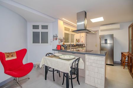 Apartamento à venda com 270m², 4 quartos e 1 vaga Apartamento à venda com 270m², 4 quartos e 1 vagaCozinha