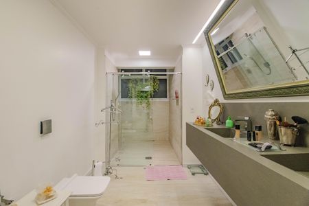 Apartamento à venda com 270m², 4 quartos e 1 vaga Apartamento à venda com 270m², 4 quartos e 1 vagaBanheiro da Suíte 2