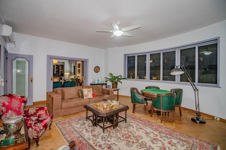 Apartamento à venda com 270m², 4 quartos e 1 vaga Apartamento à venda com 270m², 4 quartos e 1 vagaSala