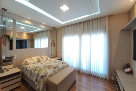 Casa de condomínio à venda com 271m², 3 quartos e 4 vagasSuíte 1