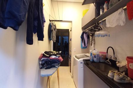 Casa de condomínio à venda com 271m², 3 quartos e 4 vagasÁrea de Serviço