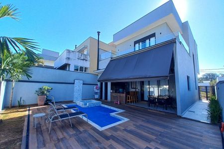 Casa de condomínio à venda com 271m², 3 quartos e 4 vagasÁrea comum - Piscina