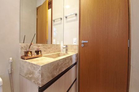 Casa de condomínio à venda com 271m², 3 quartos e 4 vagasBanheiro da Suíte 3