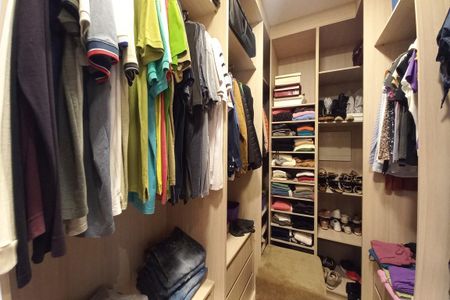 Casa de condomínio à venda com 271m², 3 quartos e 4 vagasCloset da Suíte