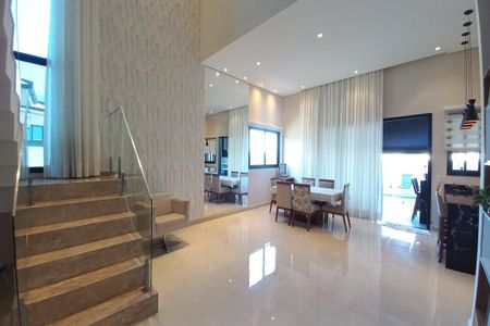 Casa de condomínio à venda com 271m², 3 quartos e 4 vagasSala