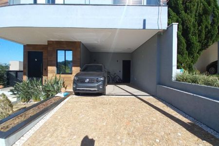 Casa de condomínio à venda com 271m², 3 quartos e 4 vagasGaragem