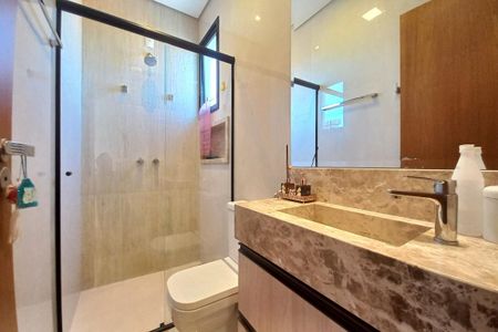 Casa de condomínio à venda com 271m², 3 quartos e 4 vagasBanheiro da Suíte 3