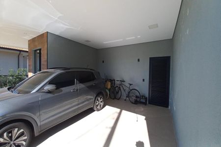 Casa de condomínio à venda com 271m², 3 quartos e 4 vagasGaragem