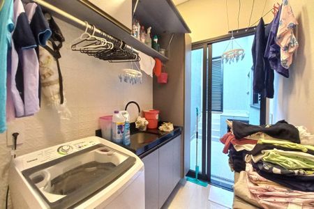 Casa de condomínio à venda com 271m², 3 quartos e 4 vagasÁrea de Serviço