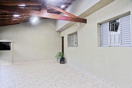 Casa à venda com 157m², 2 quartos e 2 vagasÁrea externa