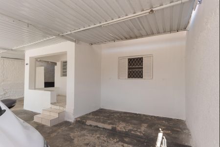 Casa à venda com 340m², 2 quartos e 15 vagas Casa à venda com 340m², 2 quartos e 15 vagasFachada