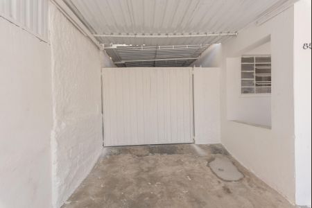 Casa à venda com 340m², 2 quartos e 15 vagas Casa à venda com 340m², 2 quartos e 15 vagasGaragem