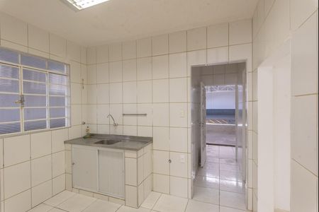 Casa à venda com 340m², 2 quartos e 15 vagas Casa à venda com 340m², 2 quartos e 15 vagasCozinha