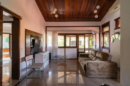 Casa de condomínio à venda com 330m², 3 quartos e 5 vagas Casa de condomínio à venda com 330m², 3 quartos e 5 vagasSala