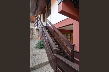 Casa de condomínio à venda com 330m², 3 quartos e 5 vagas Casa de condomínio à venda com 330m², 3 quartos e 5 vagasÁrea Privativa