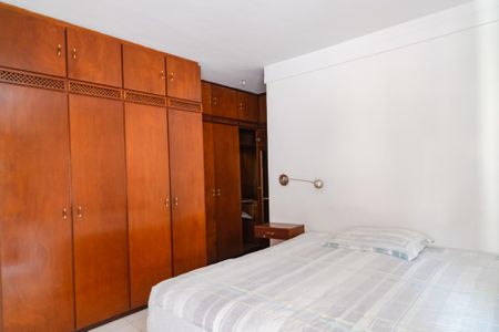 Casa de condomínio à venda com 330m², 3 quartos e 5 vagas Casa de condomínio à venda com 330m², 3 quartos e 5 vagasSuíte