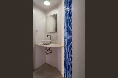 Casa de condomínio à venda com 330m², 3 quartos e 5 vagas Casa de condomínio à venda com 330m², 3 quartos e 5 vagasBanheiro da Área de Lazer