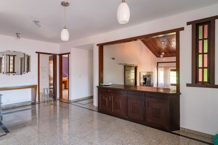 Casa de condomínio à venda com 330m², 3 quartos e 5 vagas Casa de condomínio à venda com 330m², 3 quartos e 5 vagasSala de Jantar