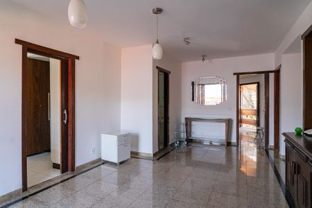 Casa de condomínio à venda com 330m², 3 quartos e 5 vagas Casa de condomínio à venda com 330m², 3 quartos e 5 vagasSala de Jantar