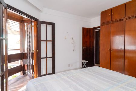 Casa de condomínio à venda com 330m², 3 quartos e 5 vagas Casa de condomínio à venda com 330m², 3 quartos e 5 vagasSuíte