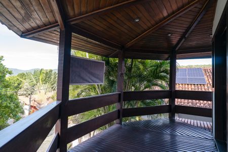 Casa de condomínio à venda com 330m², 3 quartos e 5 vagas Casa de condomínio à venda com 330m², 3 quartos e 5 vagasVaranda da Sala