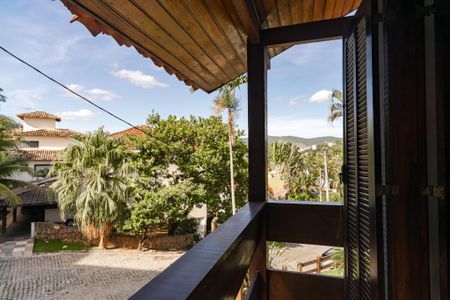 Casa de condomínio à venda com 330m², 3 quartos e 5 vagas Casa de condomínio à venda com 330m², 3 quartos e 5 vagasVista do Quarto 1