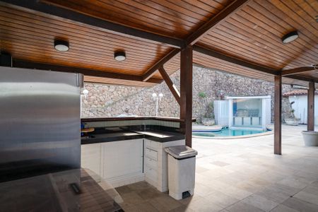 Casa de condomínio à venda com 330m², 3 quartos e 5 vagas Casa de condomínio à venda com 330m², 3 quartos e 5 vagasÁrea Privativa