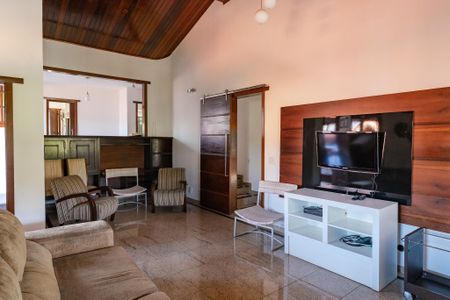 Casa de condomínio à venda com 330m², 3 quartos e 5 vagas Casa de condomínio à venda com 330m², 3 quartos e 5 vagasSala